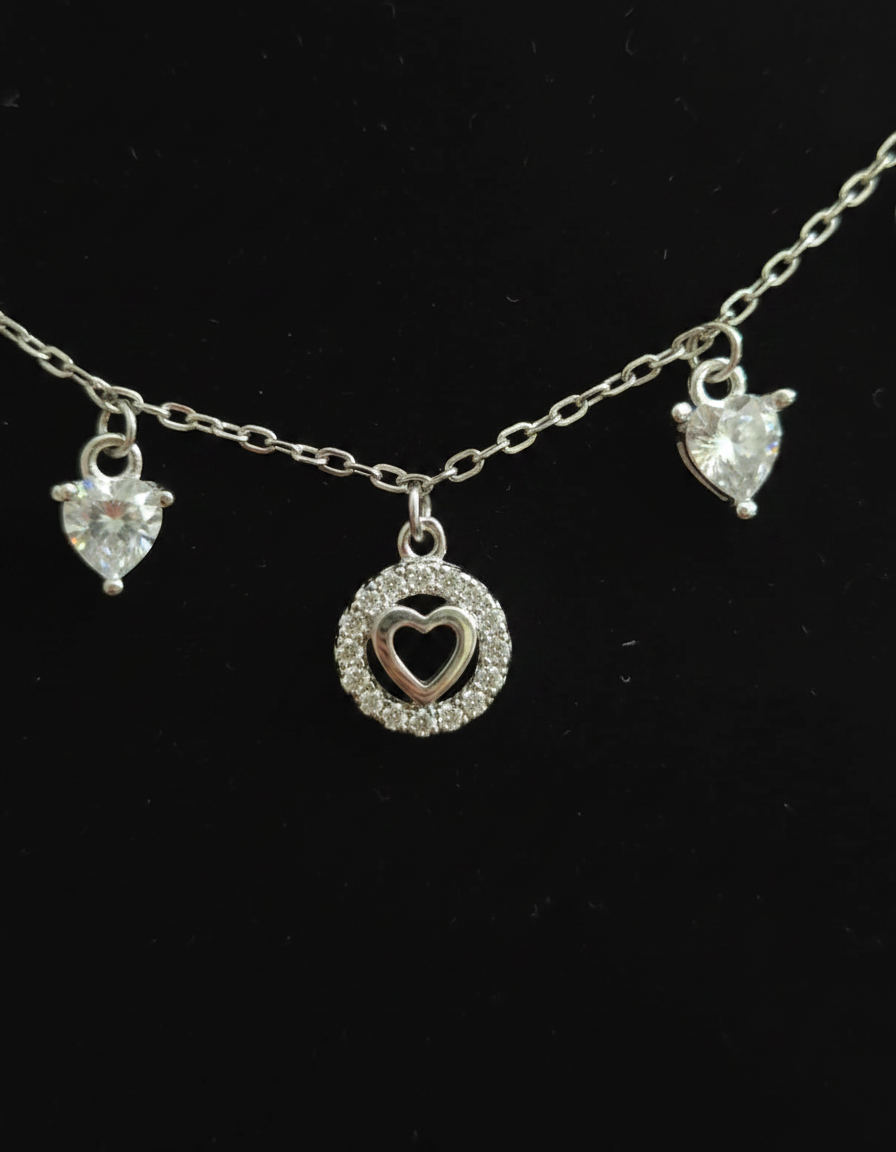 Isla hearts detail